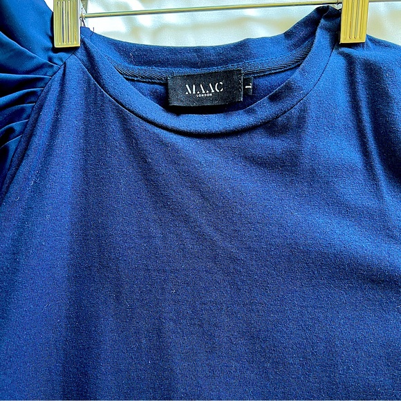 MAAC LONDON RICH DARK NAVY BLUE "DRAMATIC SLEEVE" T SHIRT! Size L. - Picture 2 of 2